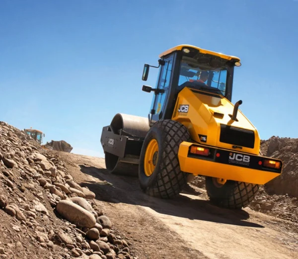 Rolo Compactador de Cilindro Único -  JCB 116D - Image 4